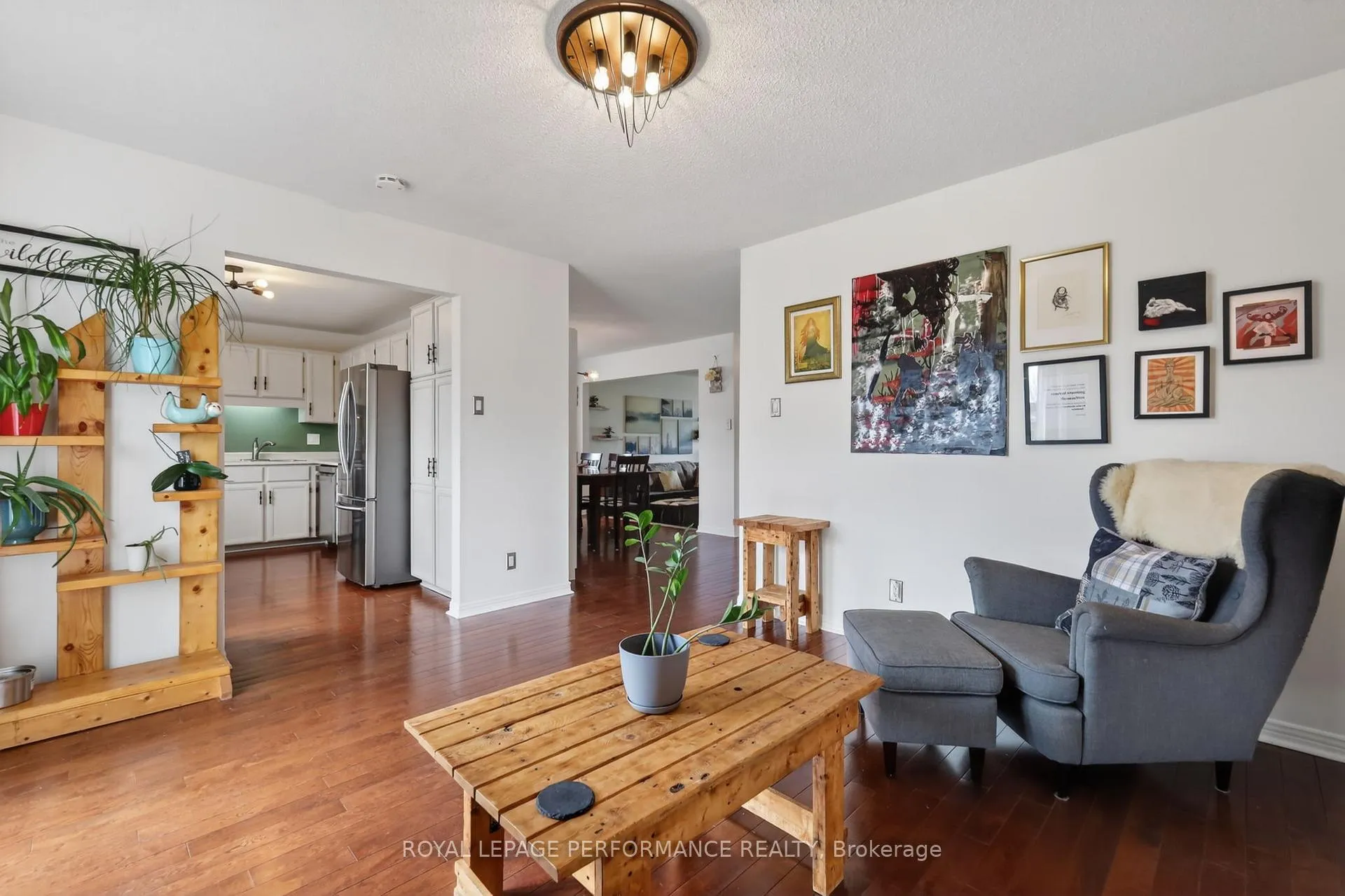 Photo 15 of 2 Canbury Crescent, Ottawa, Tanglewood — HOMEH