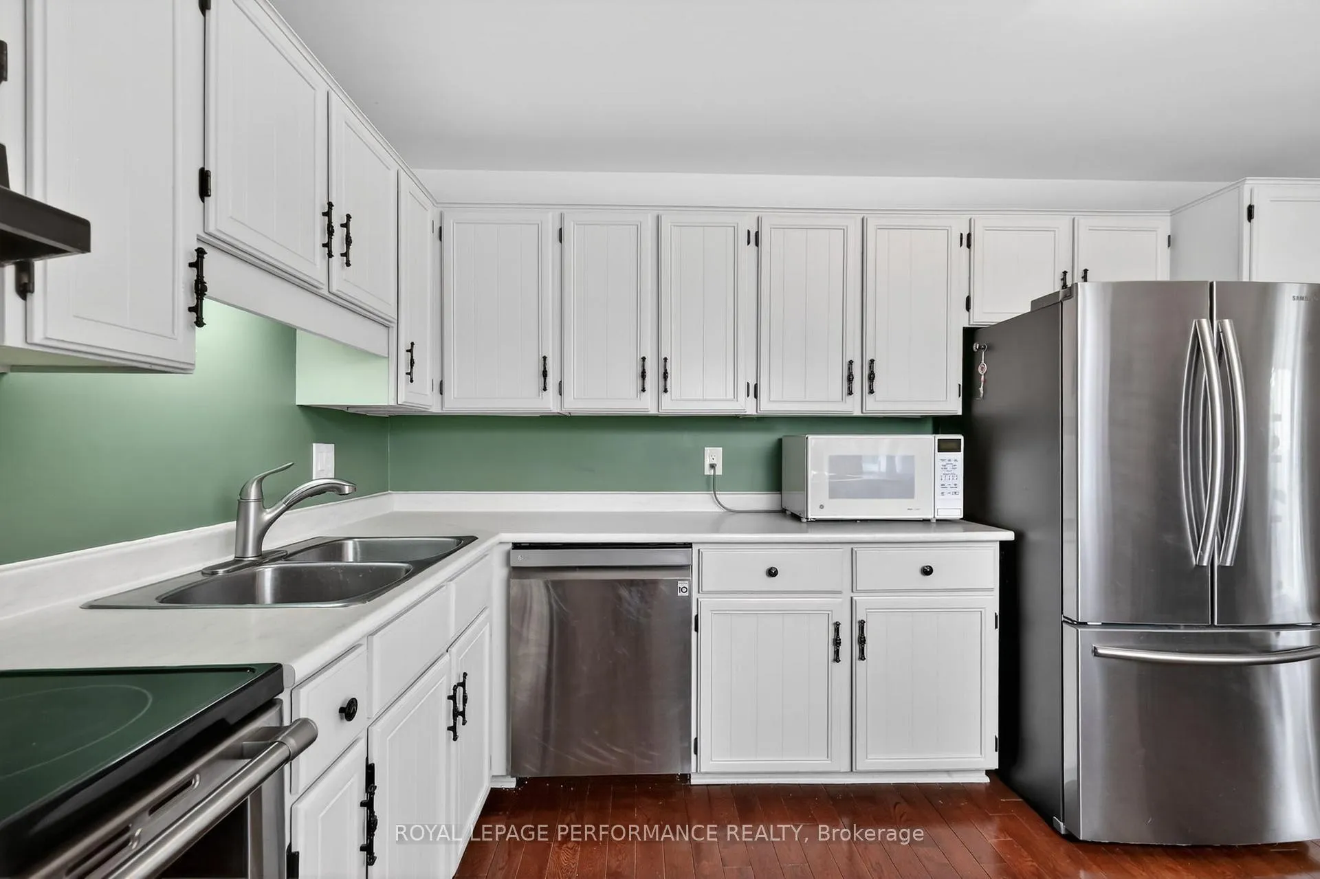 Photo 21 of 2 Canbury Crescent, Ottawa, Tanglewood — HOMEH