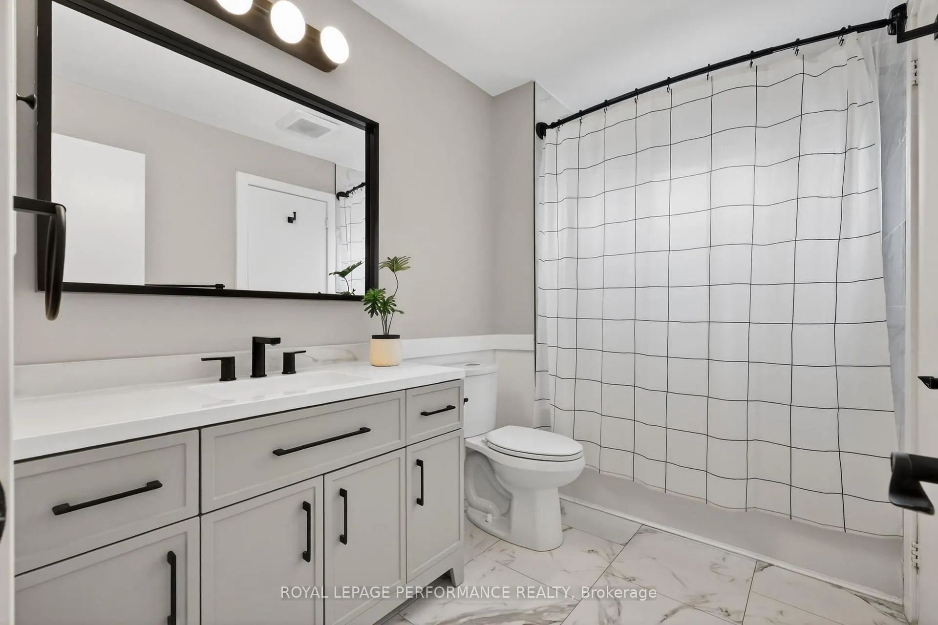 Photo 27 of 2 Canbury Crescent, Ottawa, Tanglewood — HOMEH