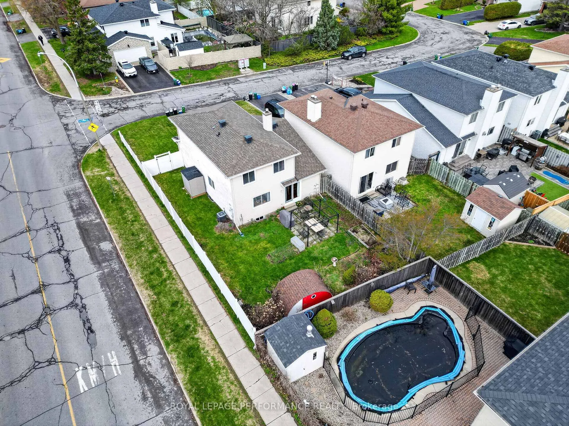 Photo 32 of 2 Canbury Crescent, Ottawa, Tanglewood — HOMEH
