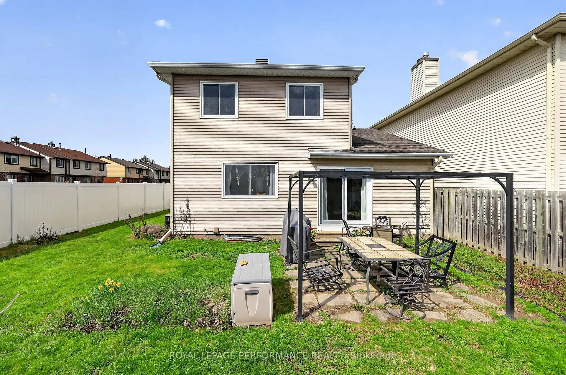 Photo 34 of 2 Canbury Crescent, Ottawa, Tanglewood — HOMEH
