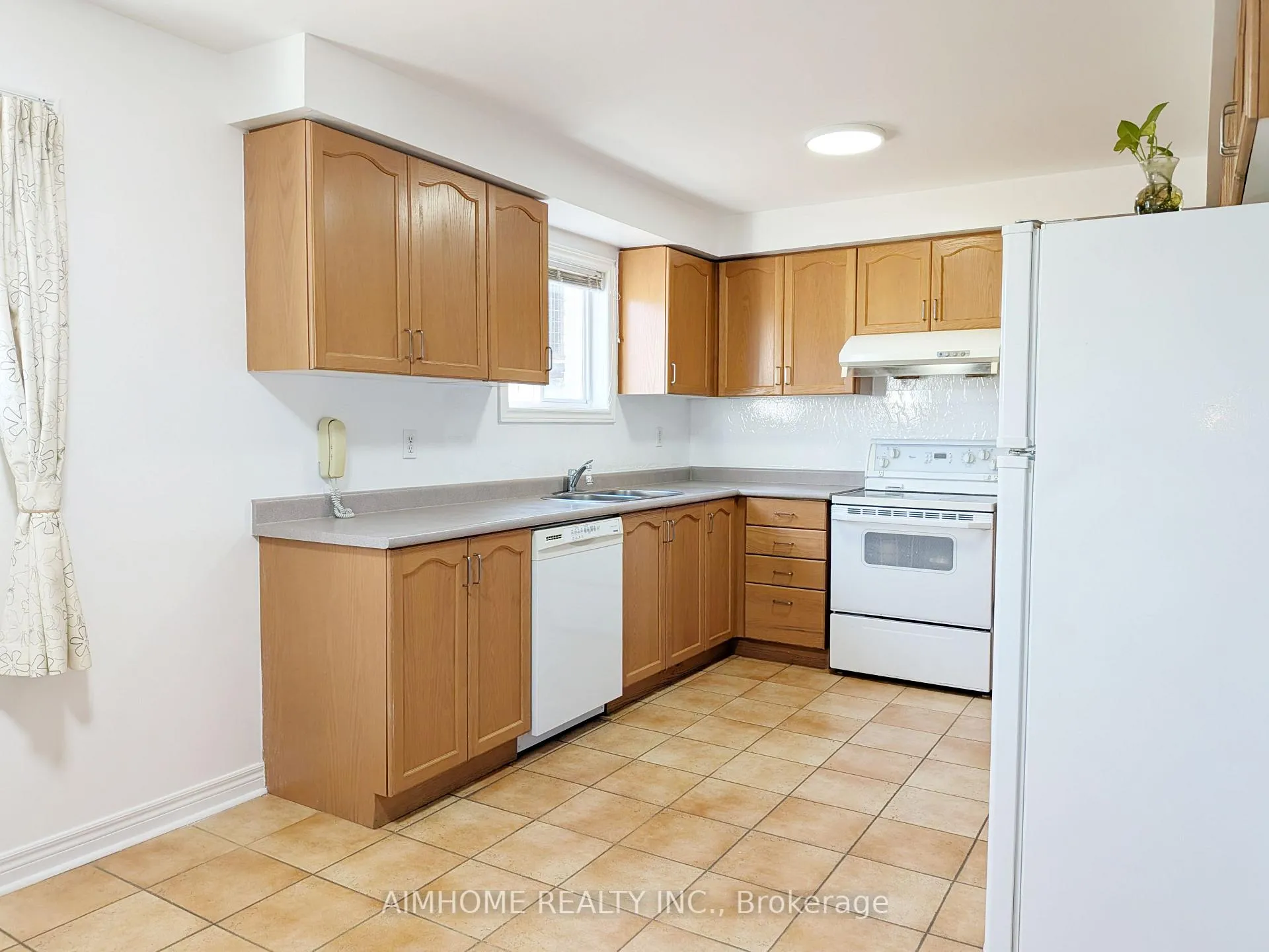 Photo 14 of 74 Sunway Square, Markham, Raymerville — HOMEH