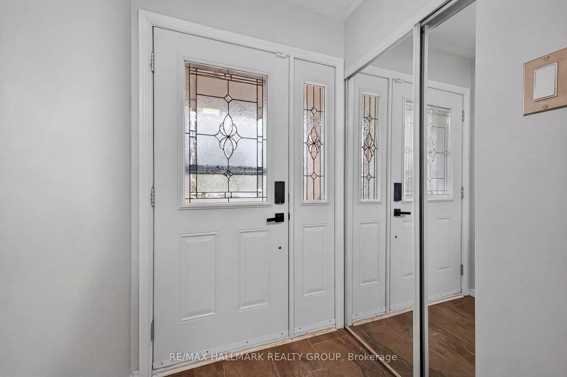 Photo 2 of 80 Pickwick Drive, Ottawa, Barrhaven - Cedargrove/Fraserdale — HOMEH
