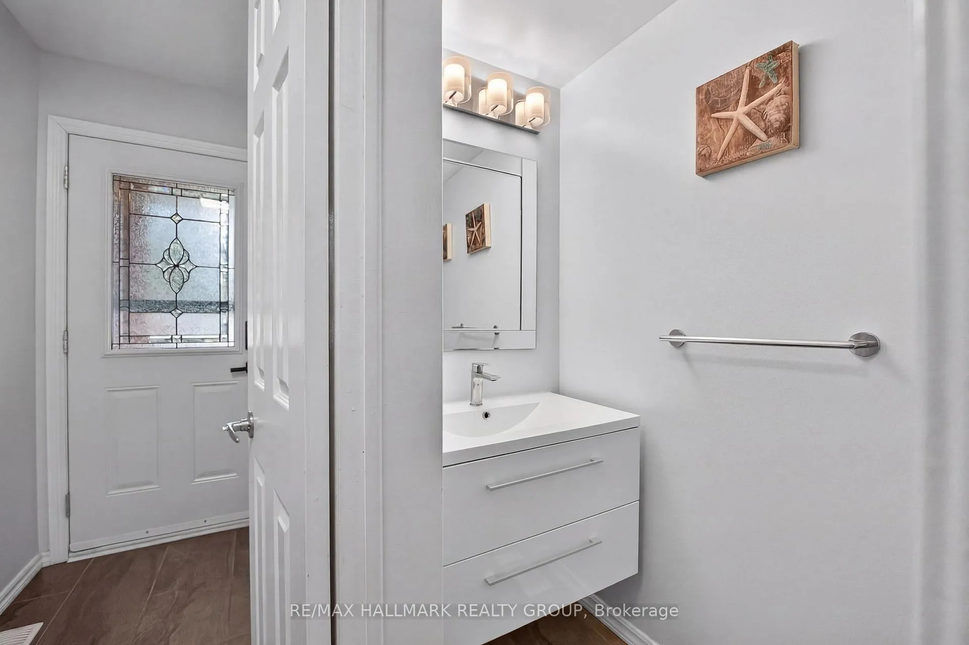 Photo 3 of 80 Pickwick Drive, Ottawa, Barrhaven - Cedargrove/Fraserdale — HOMEH