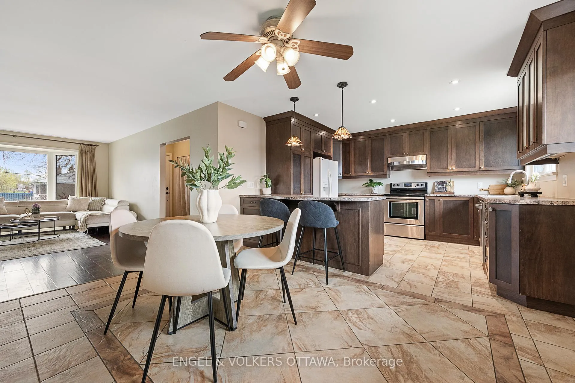 Photo 6 of 989 Connaught Avenue, Ottawa, Queensway Terrace North — HOMEH