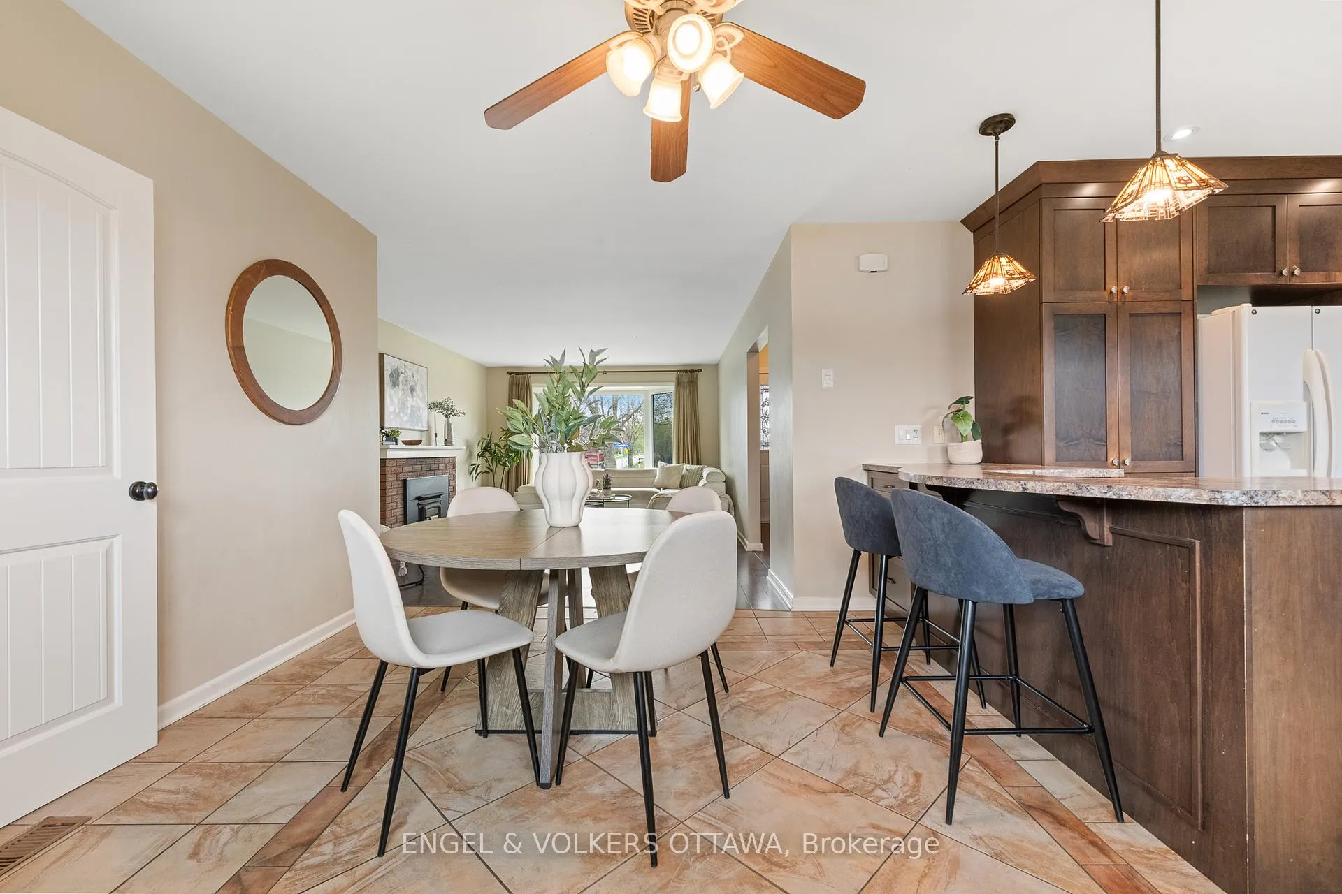 Photo 7 of 989 Connaught Avenue, Ottawa, Queensway Terrace North — HOMEH