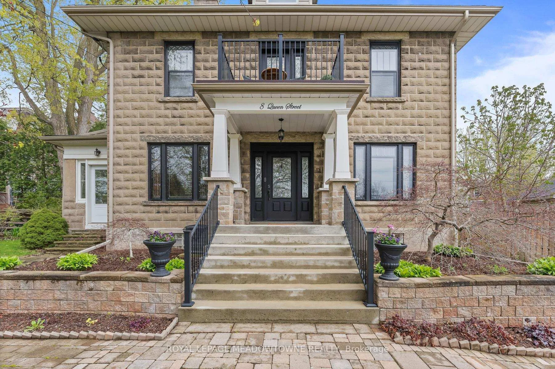 Photo 5 of 8 Queen Street, Halton Hills, Georgetown — HOMEH