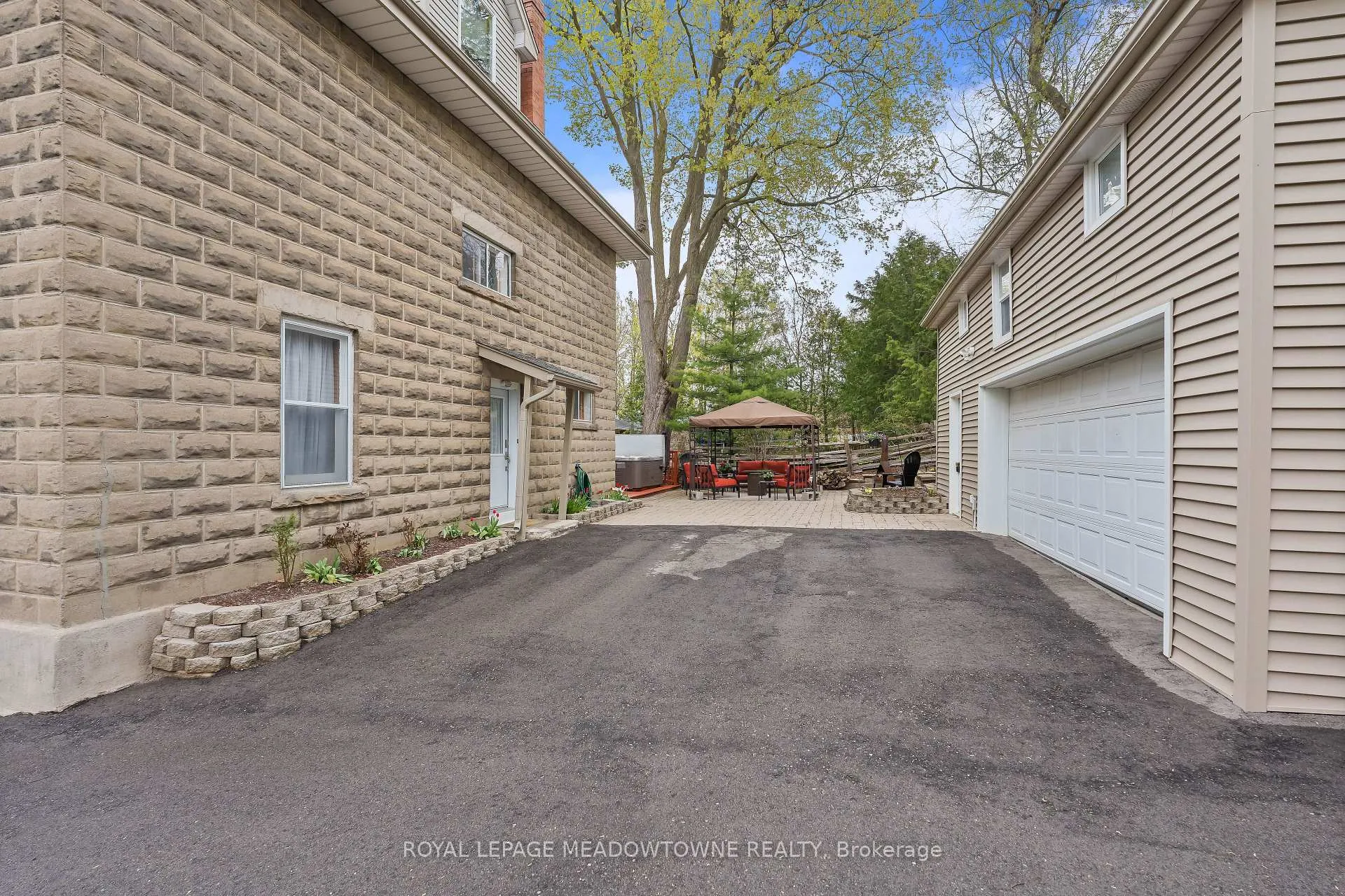 Photo 38 of 8 Queen Street, Halton Hills, Georgetown — HOMEH