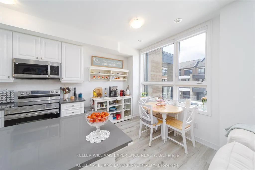 Photo 10 of 22 Red Maple Lane, Barrie, Innis-Shore — HOMEH