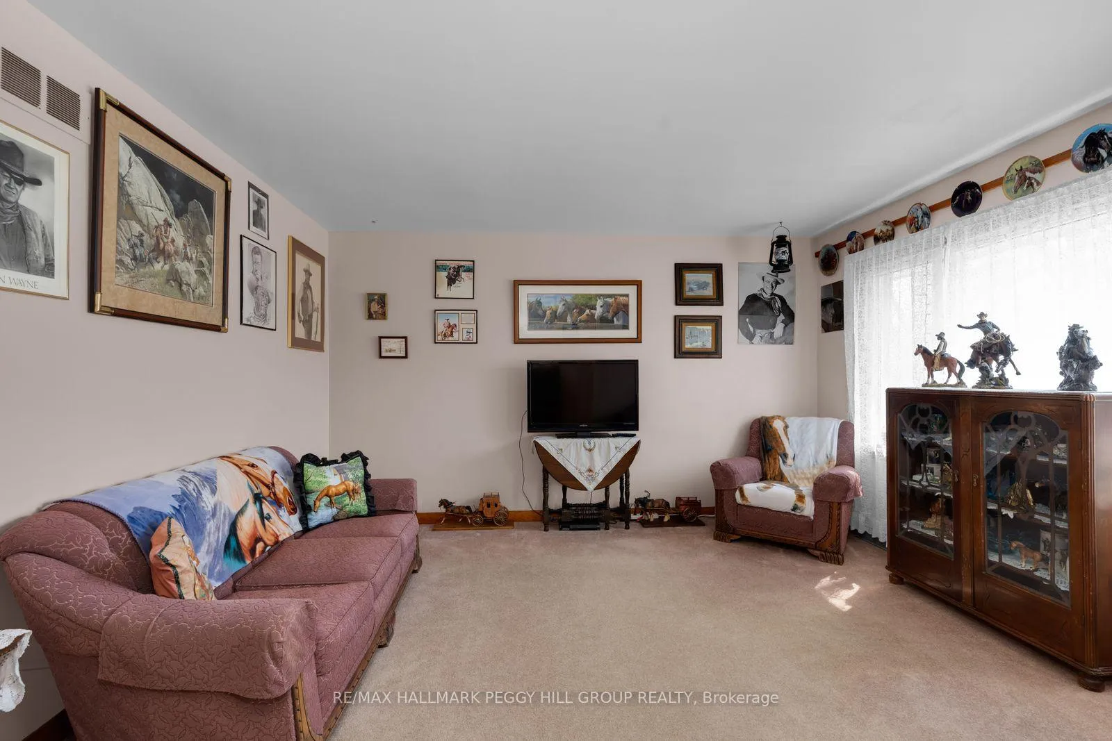 Photo 3 of 104 Henry Street, Barrie, Queen's Park — HOMEH
