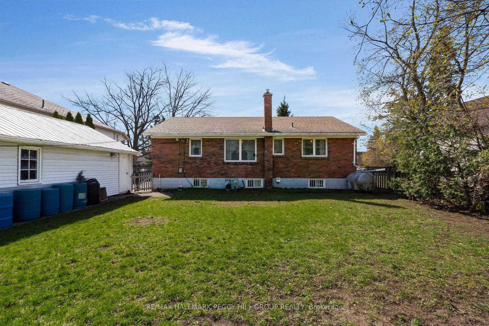 Photo 13 of 104 Henry Street, Barrie, Queen's Park — HOMEH