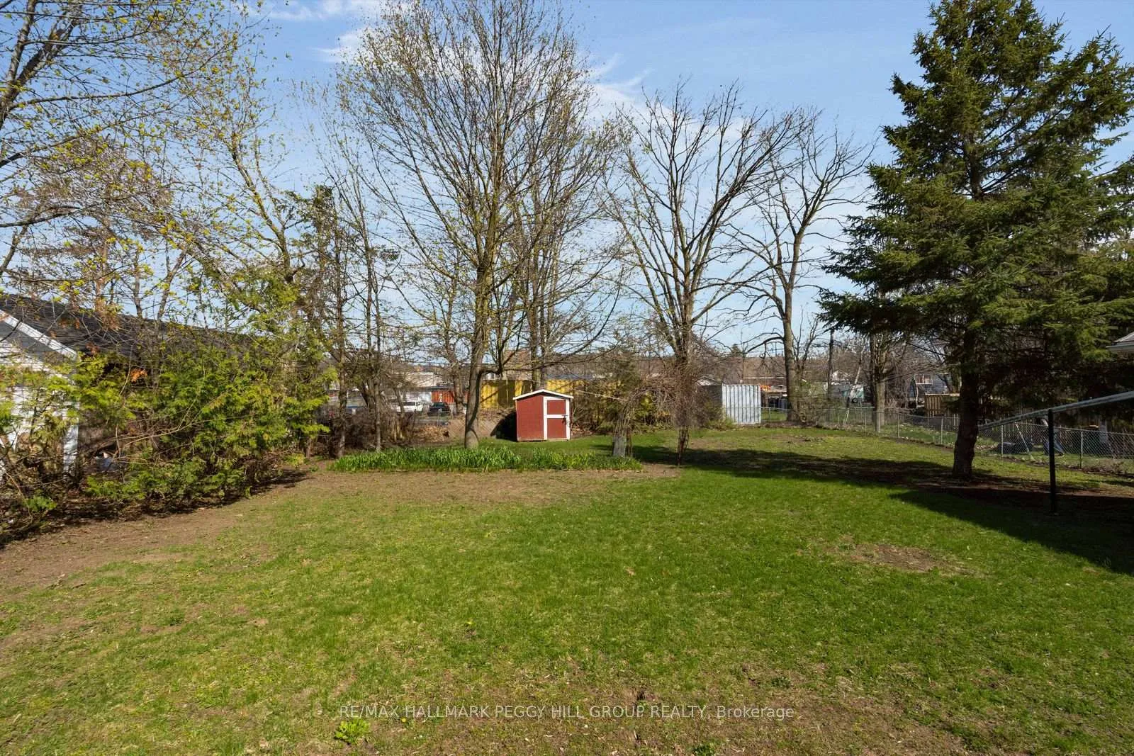 Photo 14 of 104 Henry Street, Barrie, Queen's Park — HOMEH