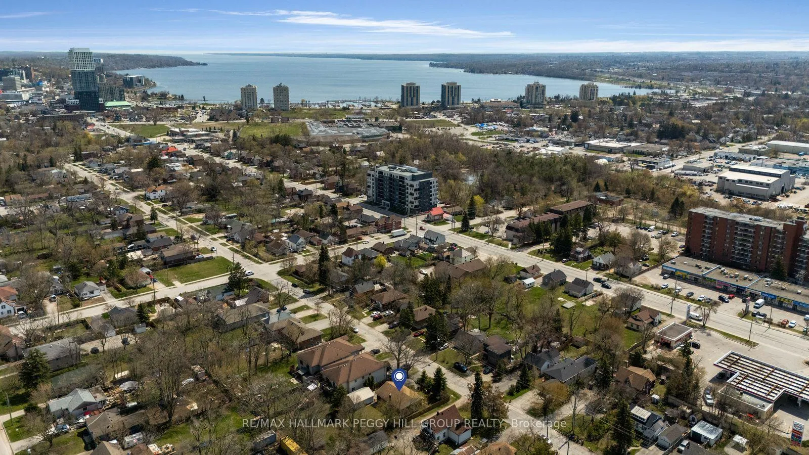 Photo 18 of 104 Henry Street, Barrie, Queen's Park — HOMEH