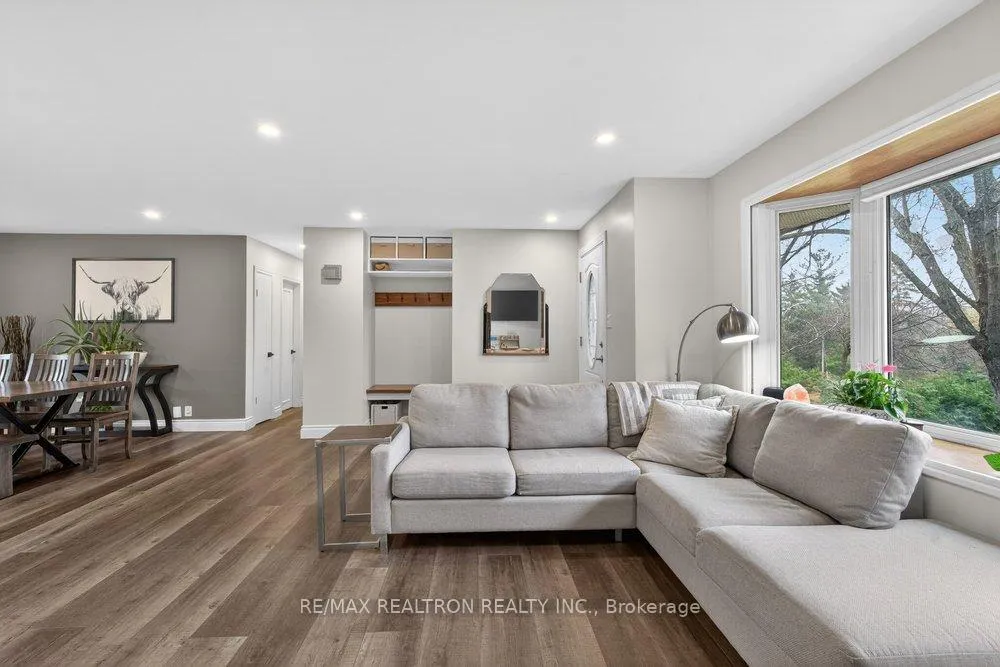Photo 3 of 284 Zephyr Road, Uxbridge, Rural Uxbridge — HOMEH