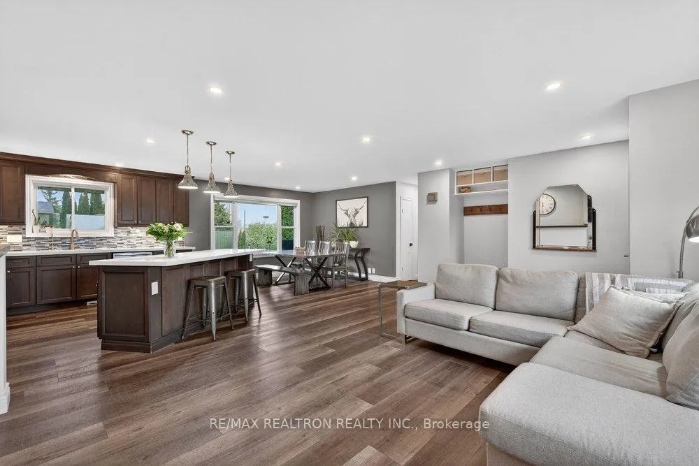 Photo 5 of 284 Zephyr Road, Uxbridge, Rural Uxbridge — HOMEH