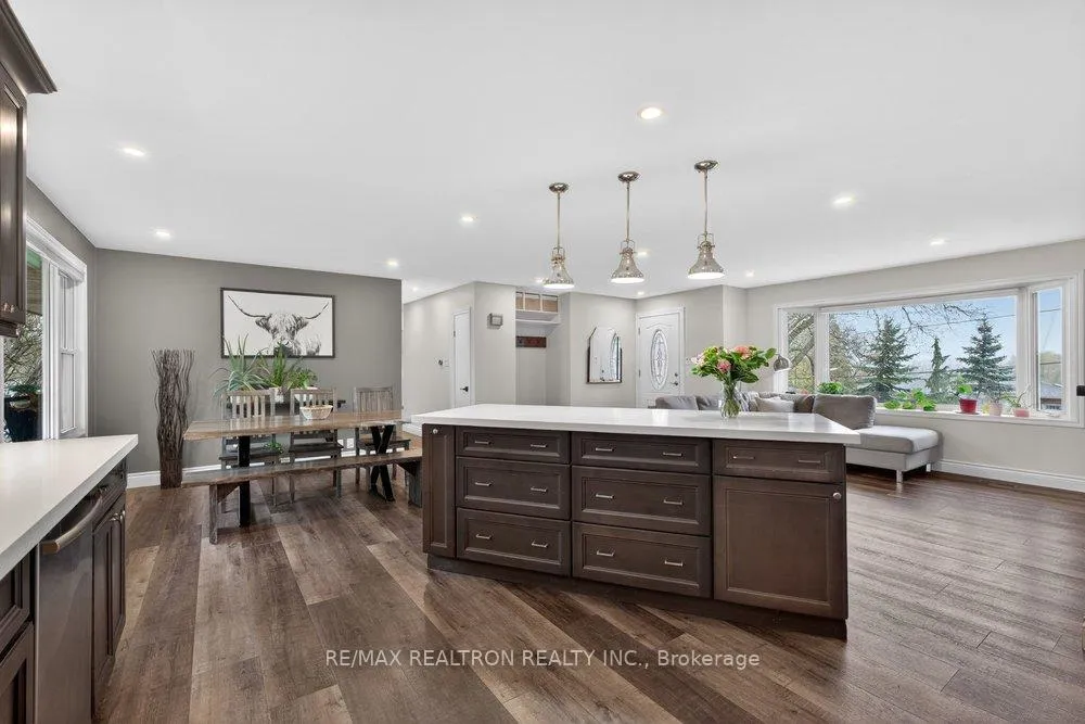 Photo 6 of 284 Zephyr Road, Uxbridge, Rural Uxbridge — HOMEH