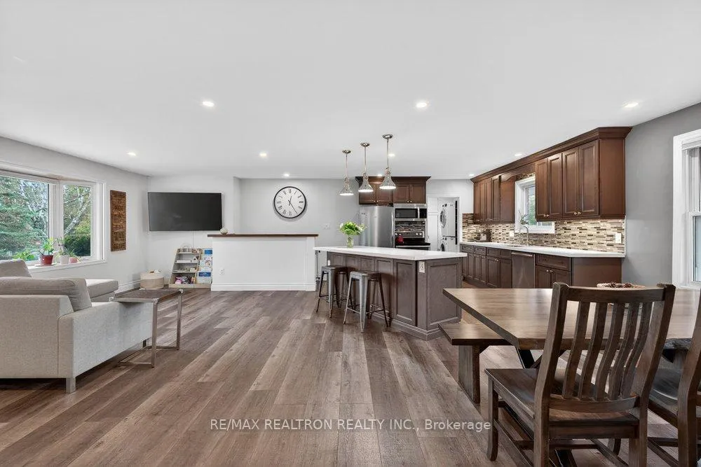 Photo 8 of 284 Zephyr Road, Uxbridge, Rural Uxbridge — HOMEH
