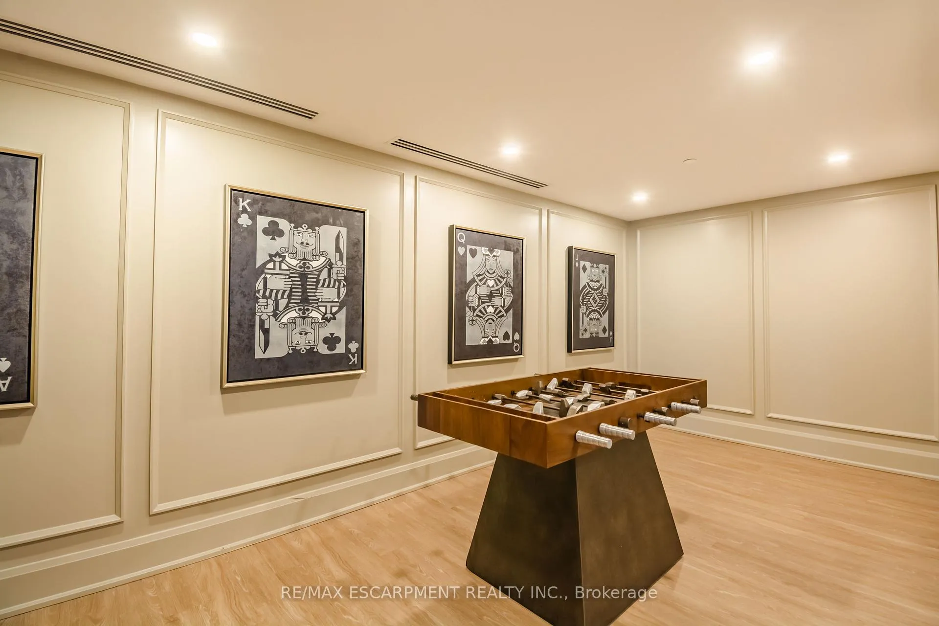 Photo 9 of Unit 524, 10 Mallard Trail, Hamilton, Waterdown — HOMEH