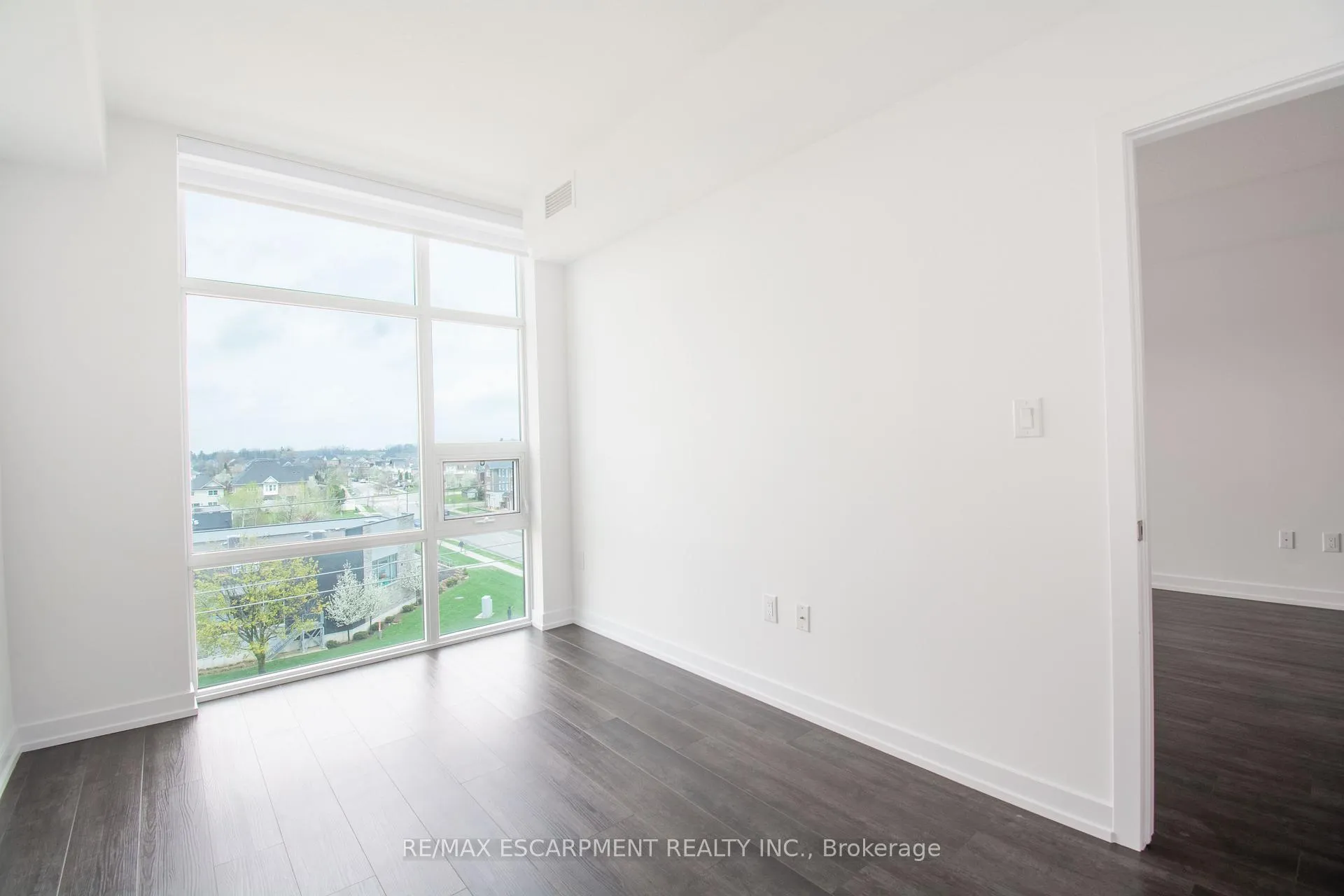 Photo 15 of Unit 524, 10 Mallard Trail, Hamilton, Waterdown — HOMEH