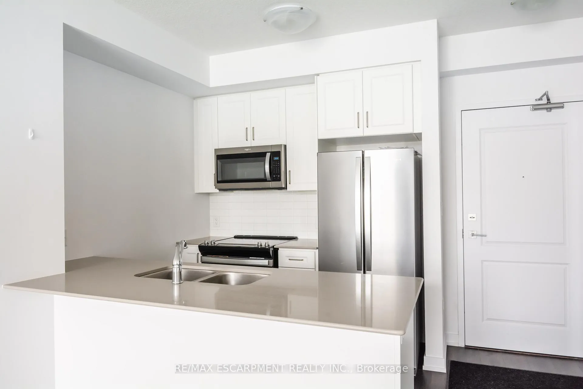 Photo 21 of Unit 524, 10 Mallard Trail, Hamilton, Waterdown — HOMEH
