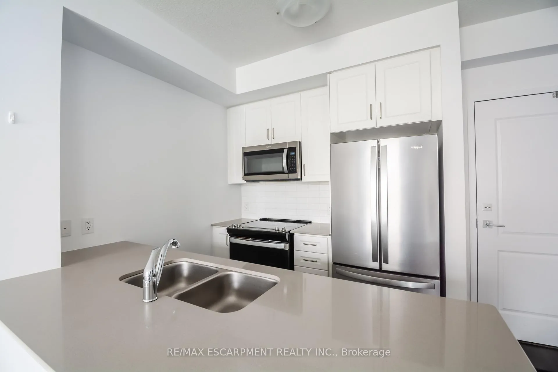 Photo 22 of Unit 524, 10 Mallard Trail, Hamilton, Waterdown — HOMEH
