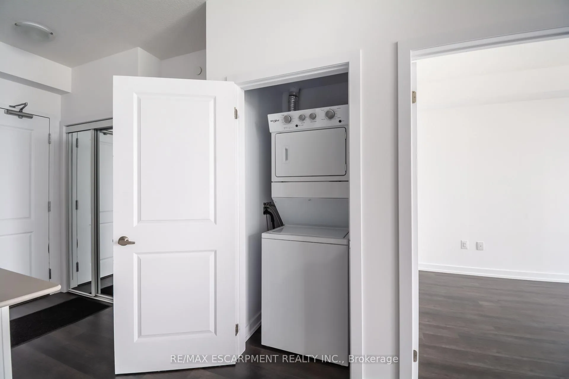 Photo 24 of Unit 524, 10 Mallard Trail, Hamilton, Waterdown — HOMEH