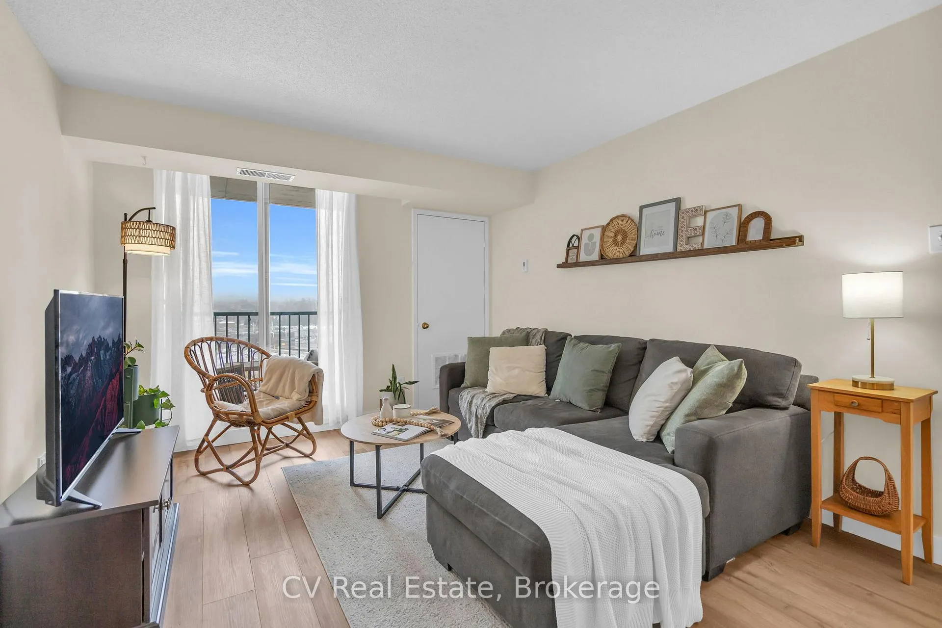Photo 2 of Unit 811, 75 Ellen Street, Barrie, City Centre — HOMEH
