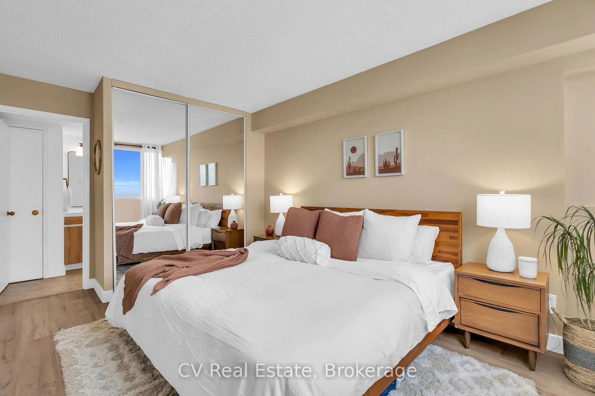 Photo 10 of Unit 811, 75 Ellen Street, Barrie, City Centre — HOMEH