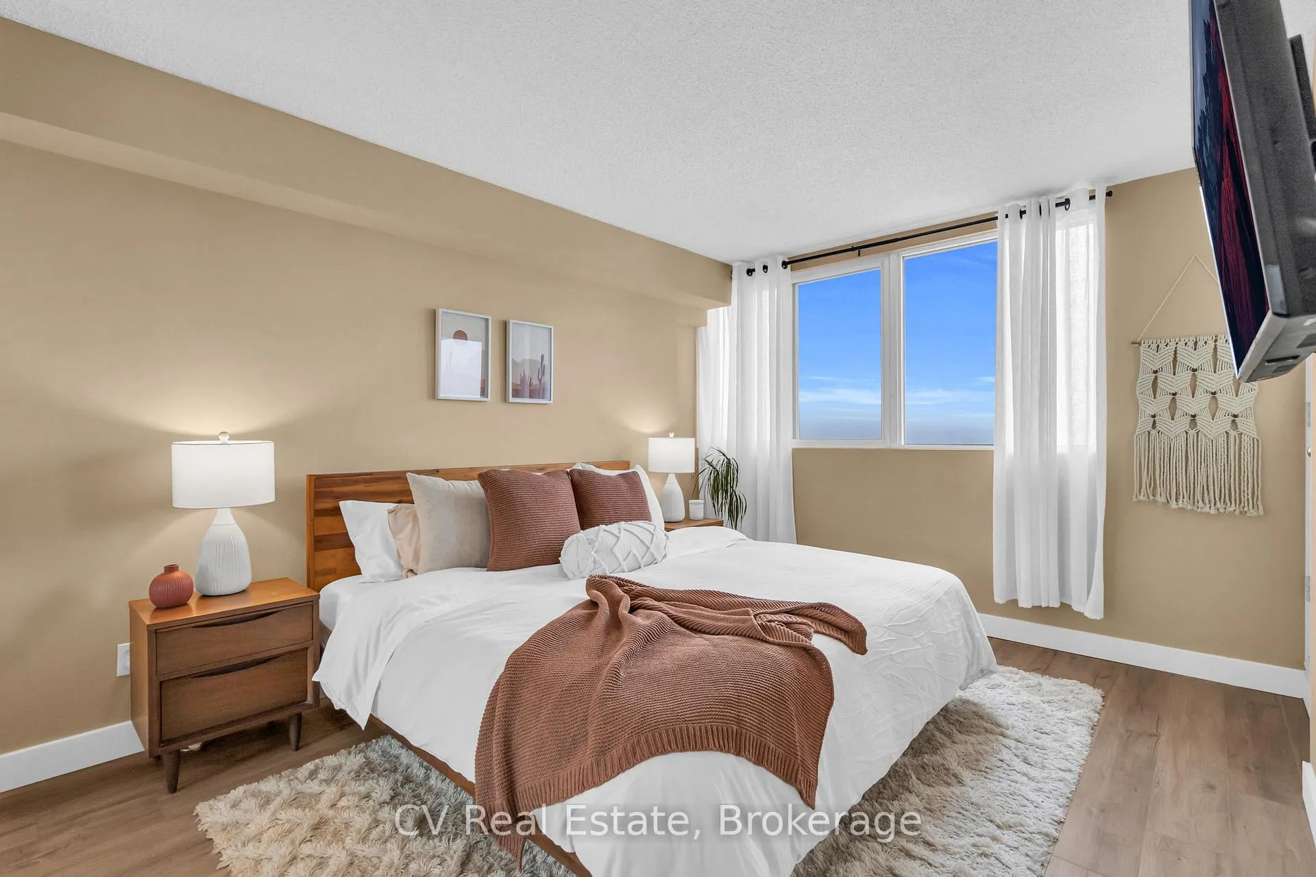 Photo 11 of Unit 811, 75 Ellen Street, Barrie, City Centre — HOMEH
