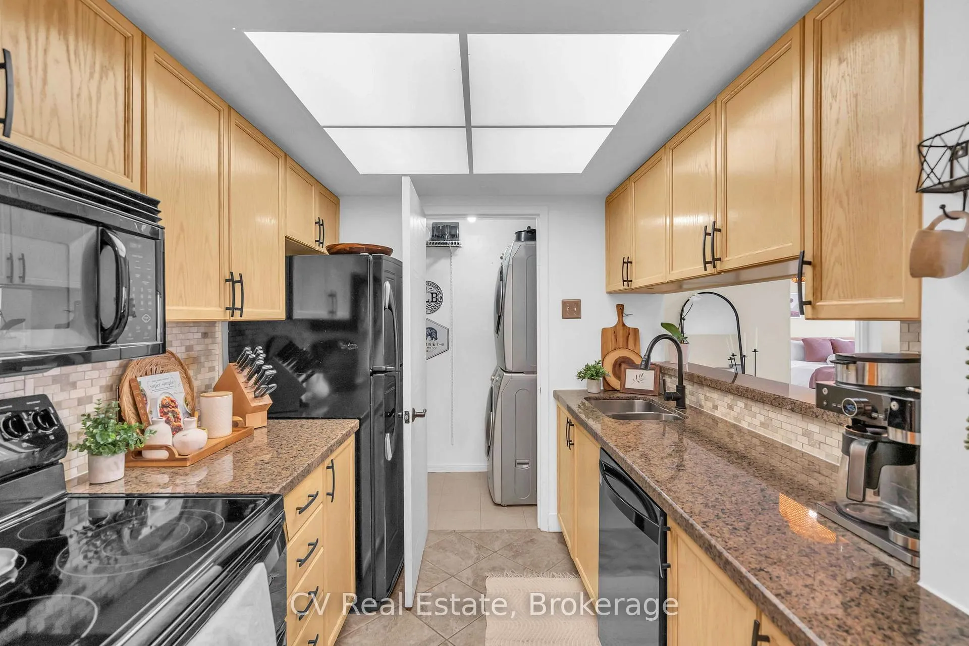 Photo 16 of Unit 811, 75 Ellen Street, Barrie, City Centre — HOMEH
