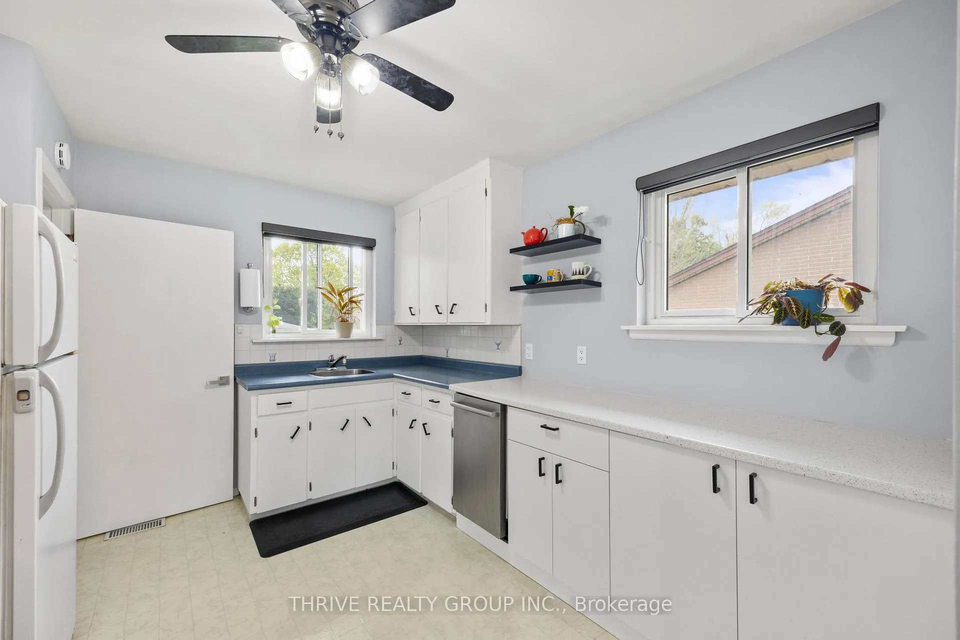 Photo 8 of 219 Burnside Drive, London, East I — HOMEH