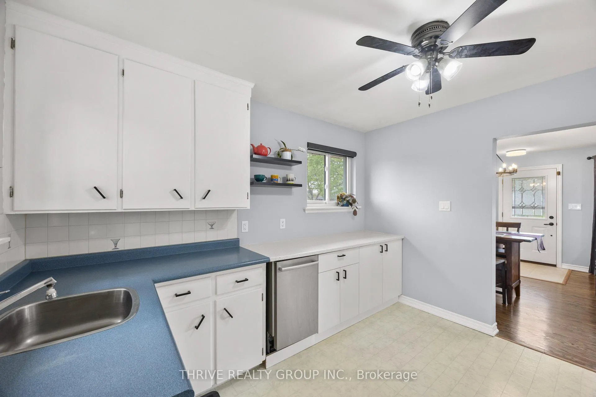 Photo 10 of 219 Burnside Drive, London, East I — HOMEH