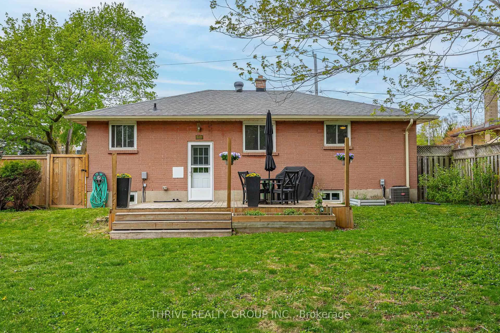 Photo 27 of 219 Burnside Drive, London, East I — HOMEH