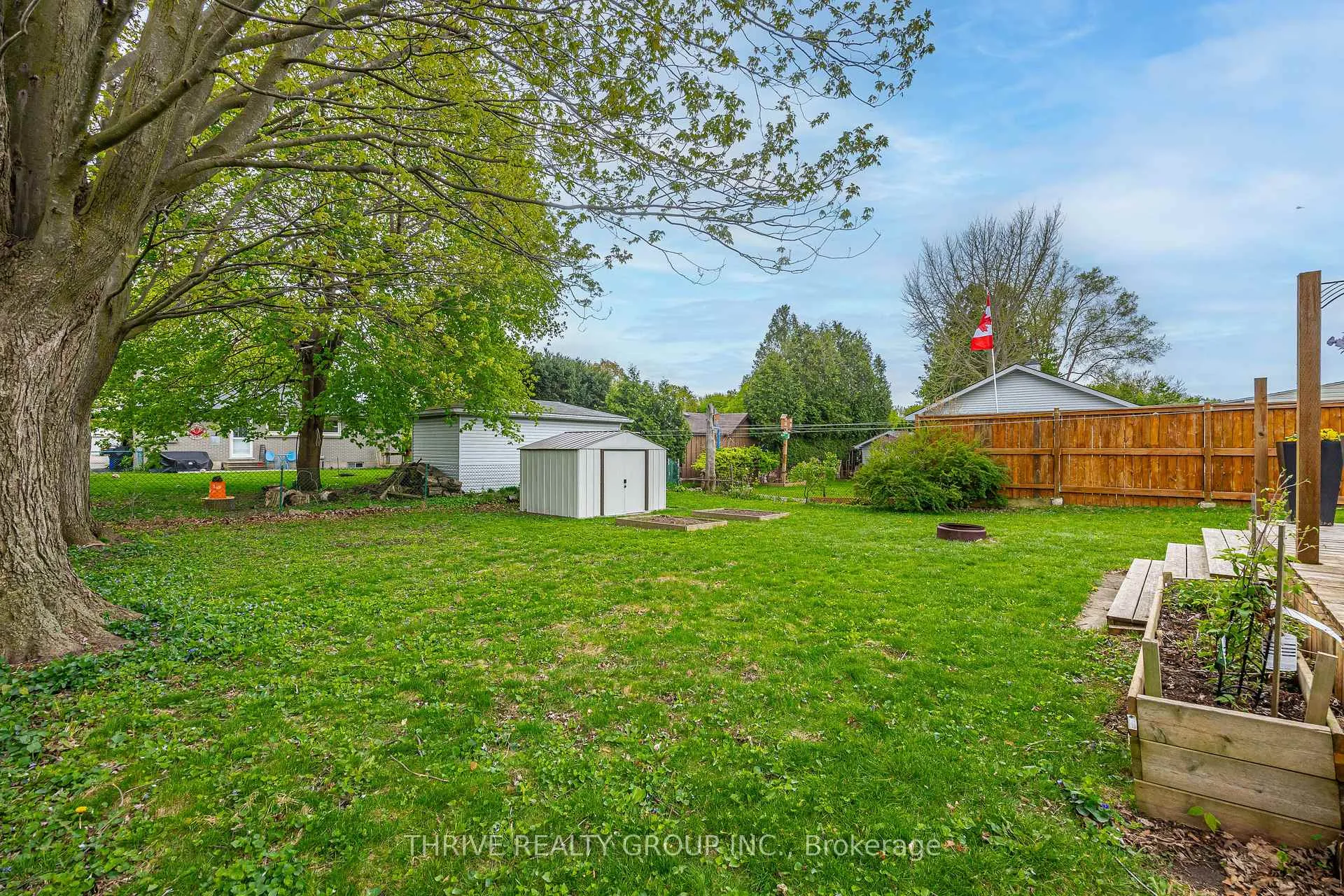 Photo 29 of 219 Burnside Drive, London, East I — HOMEH