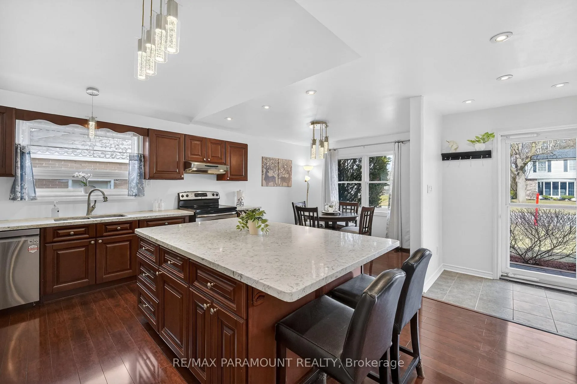Photo 6 of 5 Cavendish Crescent, Brampton, Avondale — HOMEH