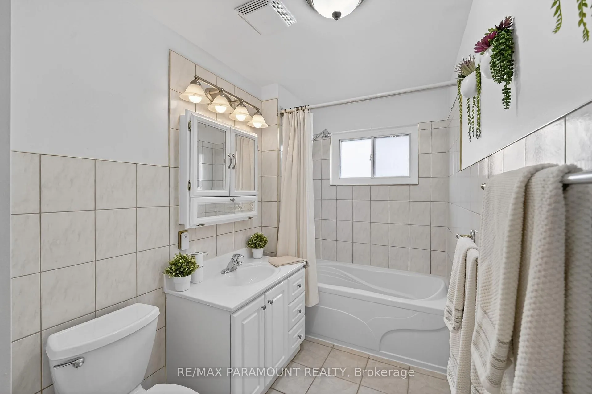 Photo 21 of 5 Cavendish Crescent, Brampton, Avondale — HOMEH
