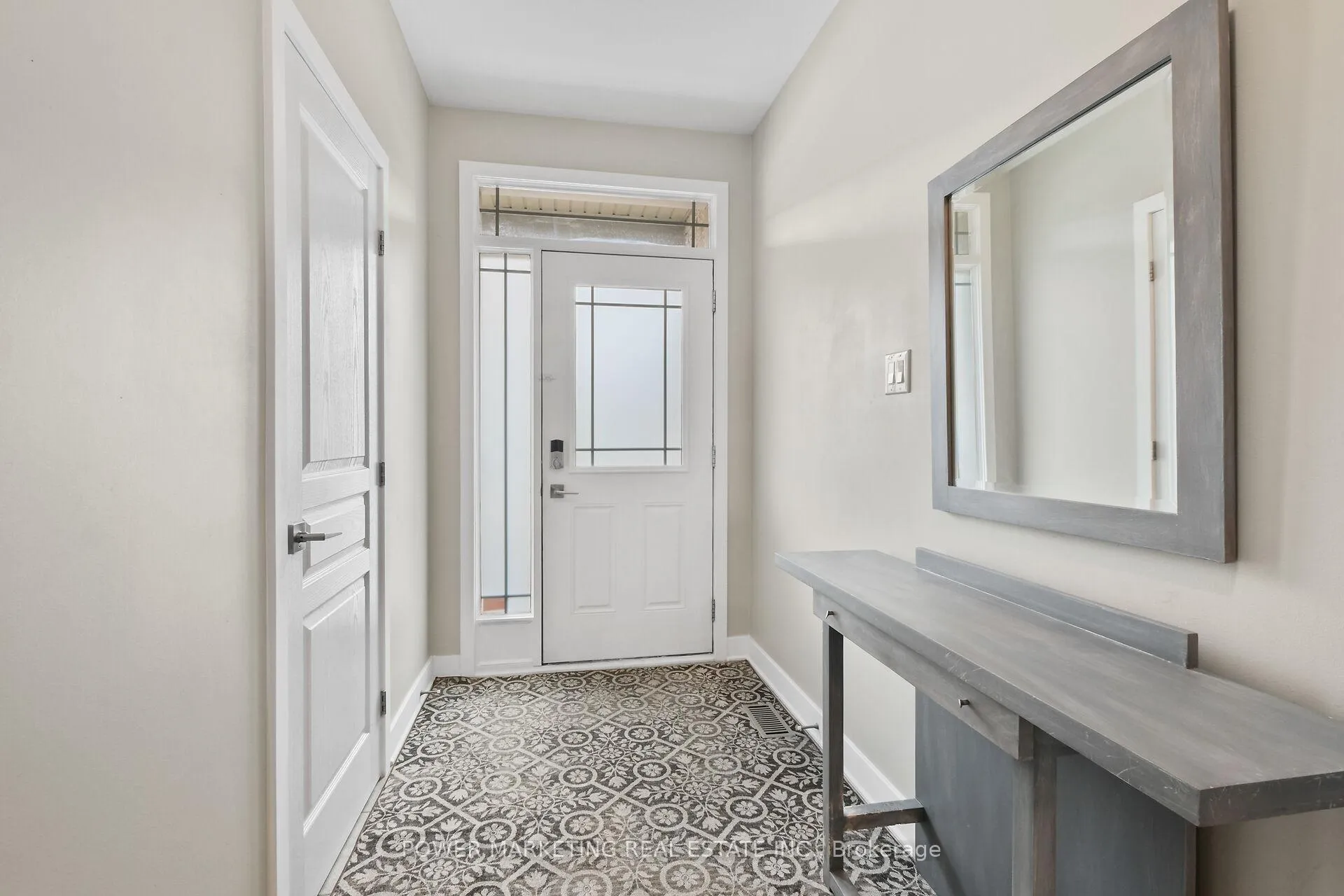 Photo 3 of 311 Travis Street, Ottawa, Mer Bleue/Bradley Estates/Anderson Park — HOMEH
