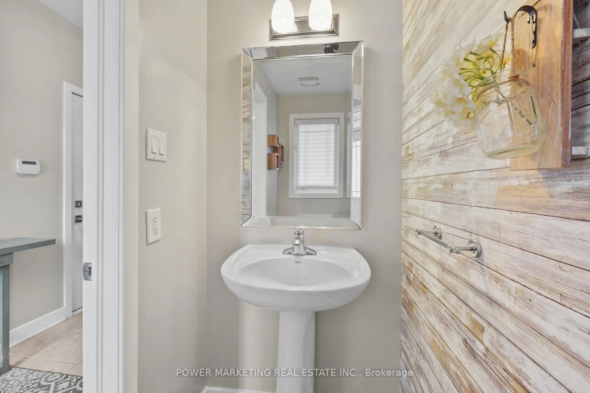 Photo 18 of 311 Travis Street, Ottawa, Mer Bleue/Bradley Estates/Anderson Park — HOMEH