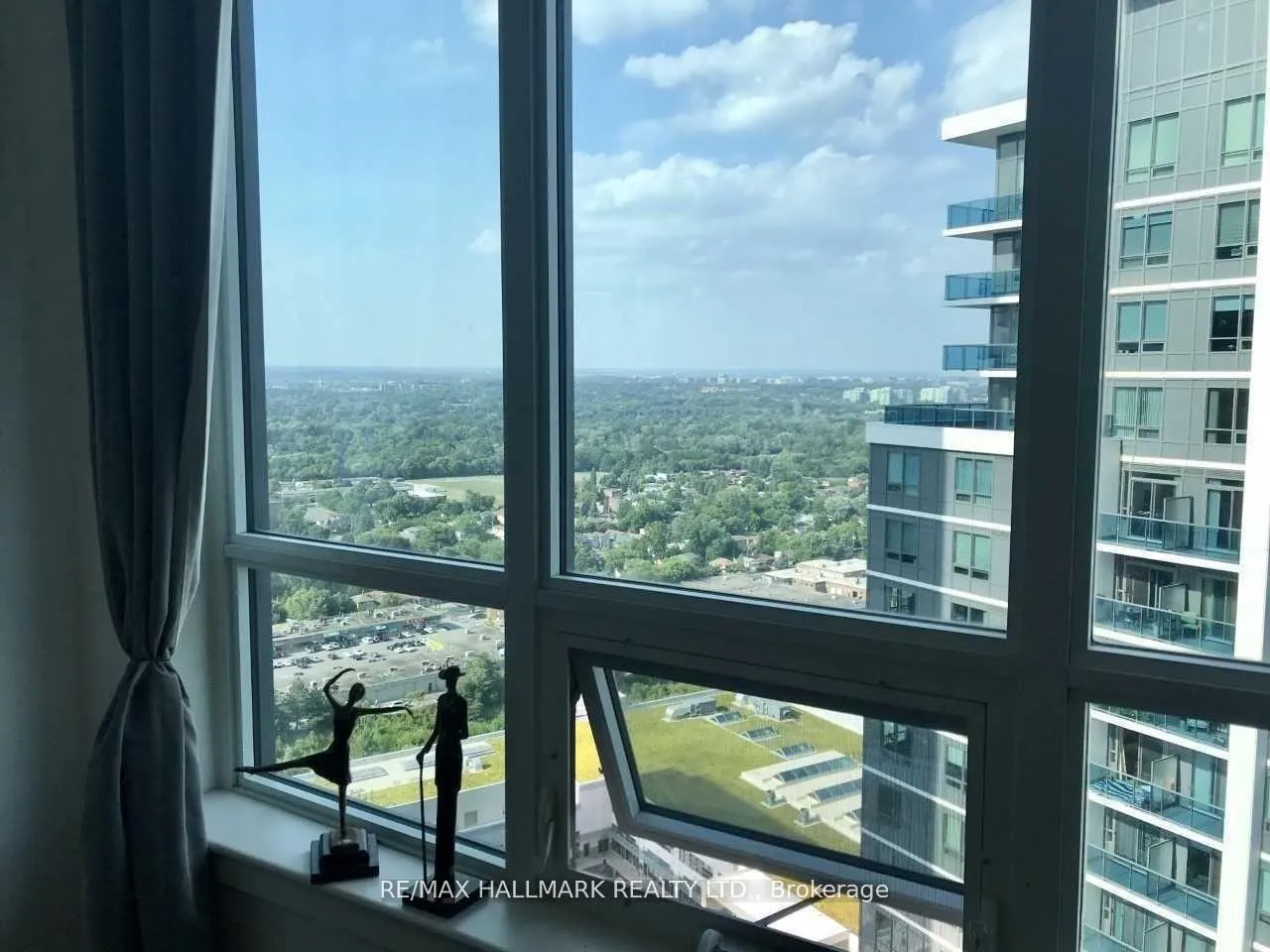 Photo 2 of Unit 2432, 7161 Yonge Street NE, Markham, Grandview — HOMEH