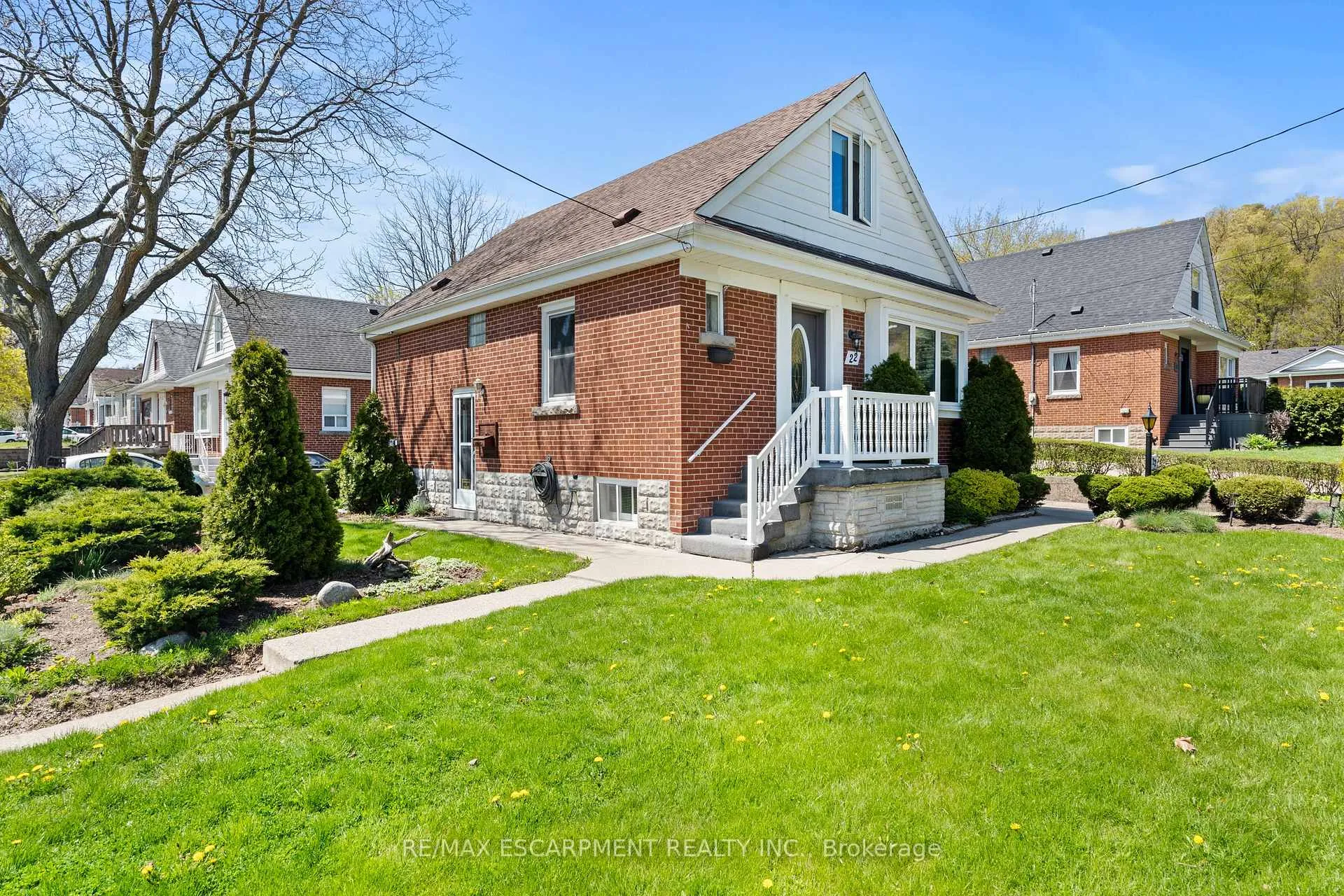Photo 5 of 22 Dundonald Avenue, Hamilton, Rosedale — HOMEH