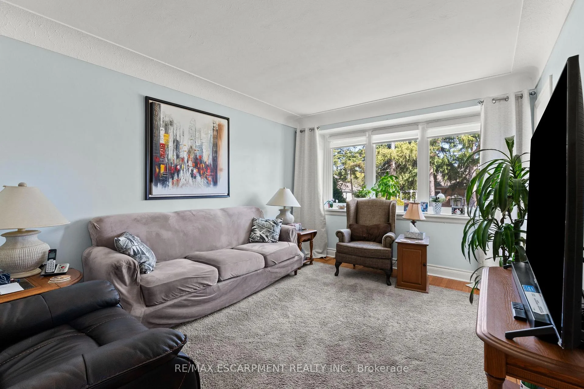 Photo 8 of 22 Dundonald Avenue, Hamilton, Rosedale — HOMEH