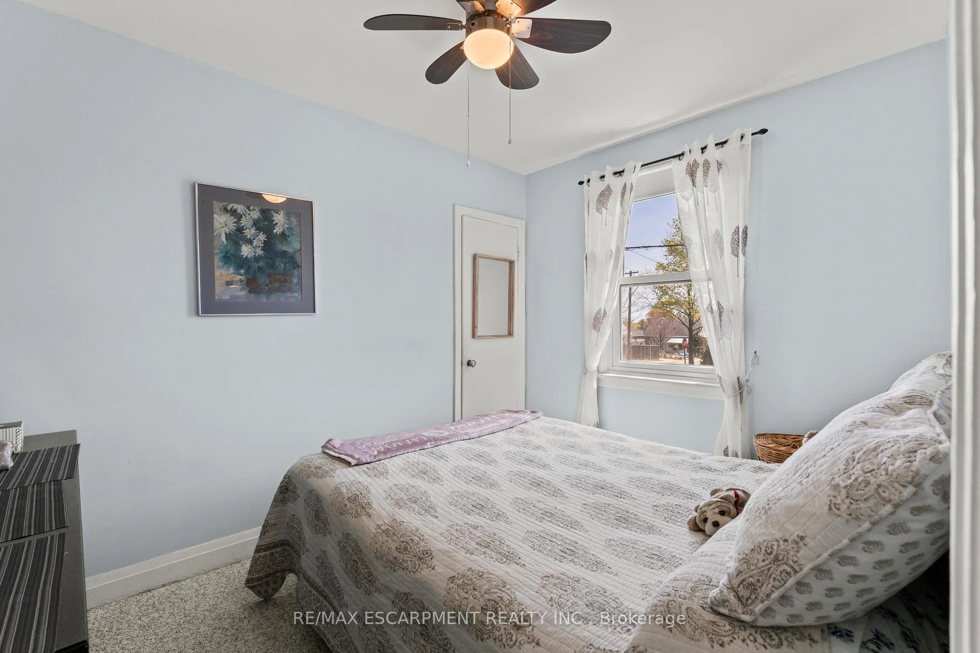 Photo 17 of 22 Dundonald Avenue, Hamilton, Rosedale — HOMEH