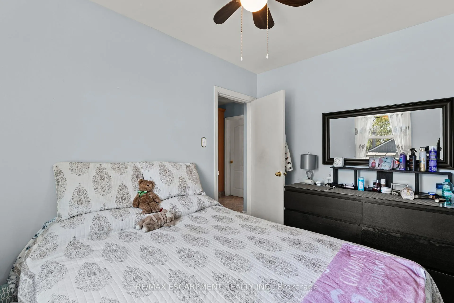 Photo 18 of 22 Dundonald Avenue, Hamilton, Rosedale — HOMEH
