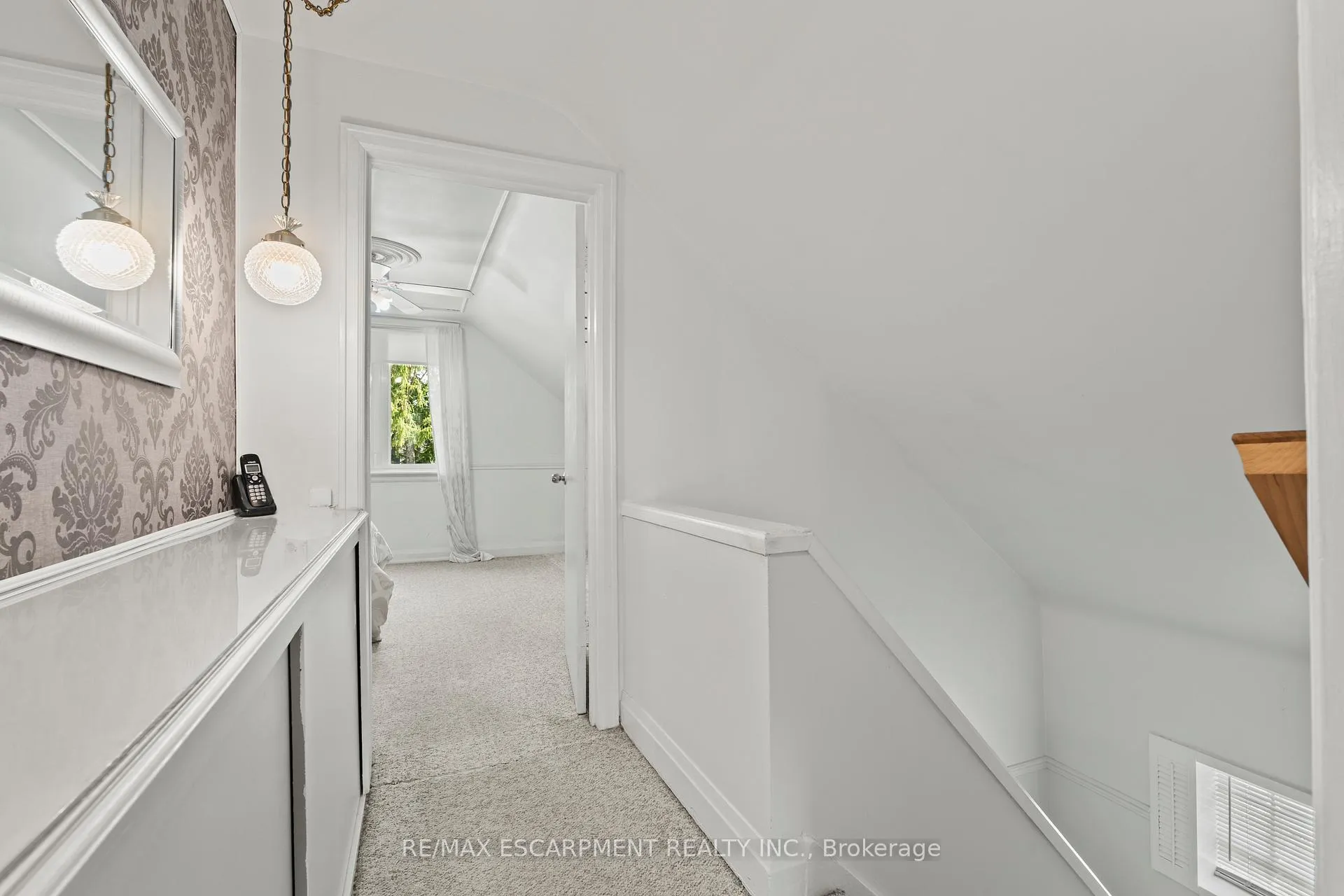 Photo 21 of 22 Dundonald Avenue, Hamilton, Rosedale — HOMEH