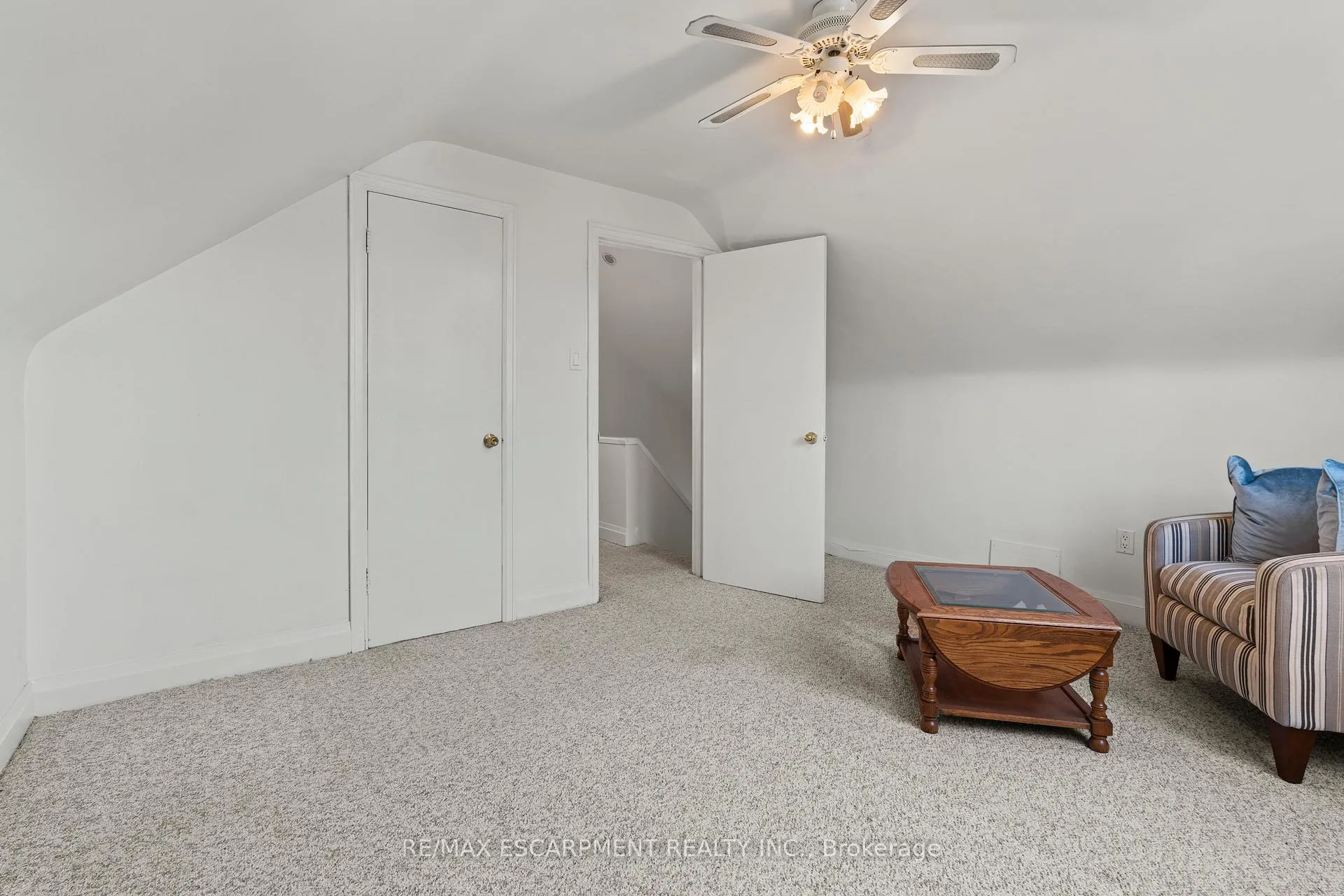 Photo 23 of 22 Dundonald Avenue, Hamilton, Rosedale — HOMEH