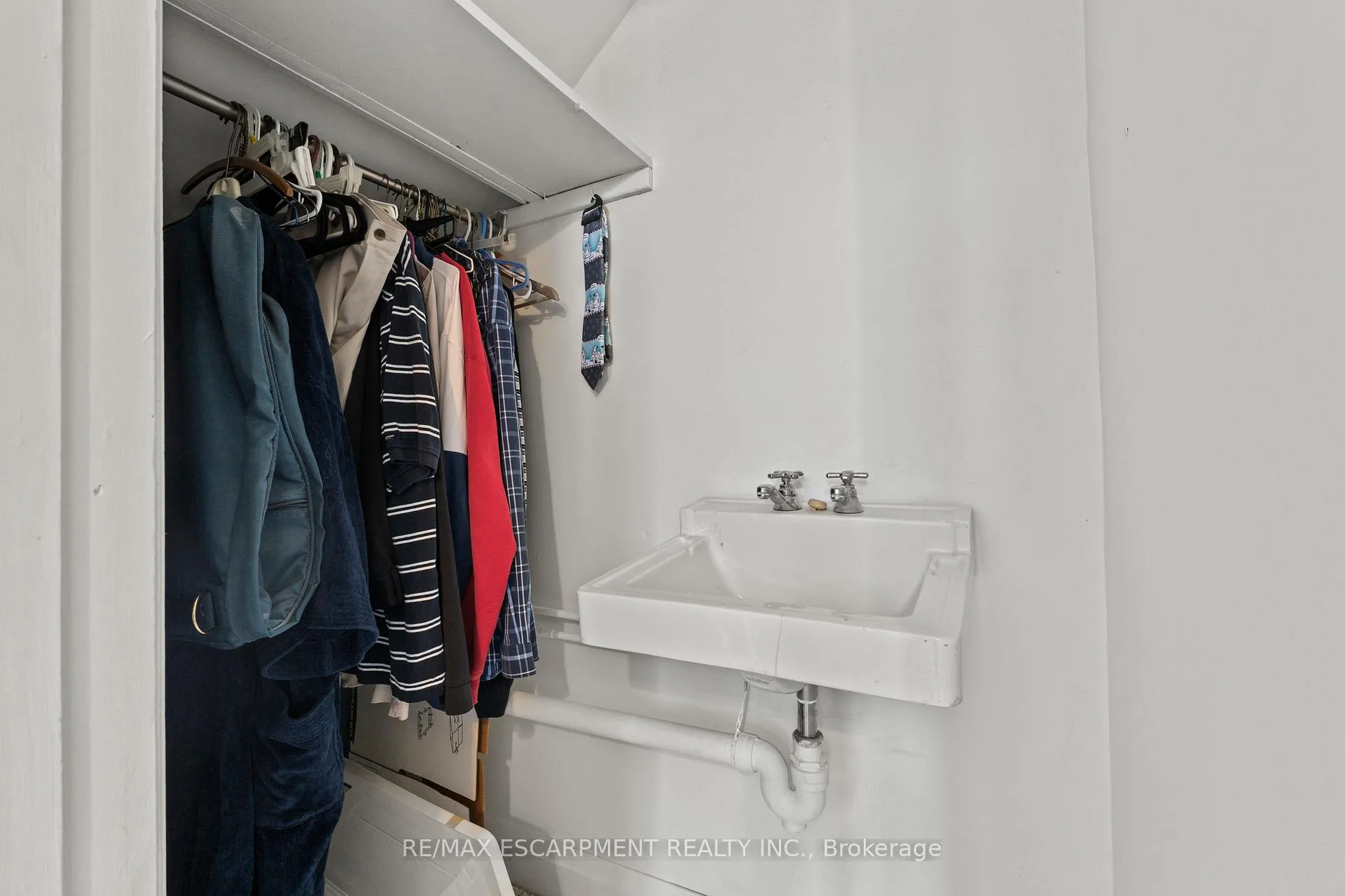 Photo 24 of 22 Dundonald Avenue, Hamilton, Rosedale — HOMEH