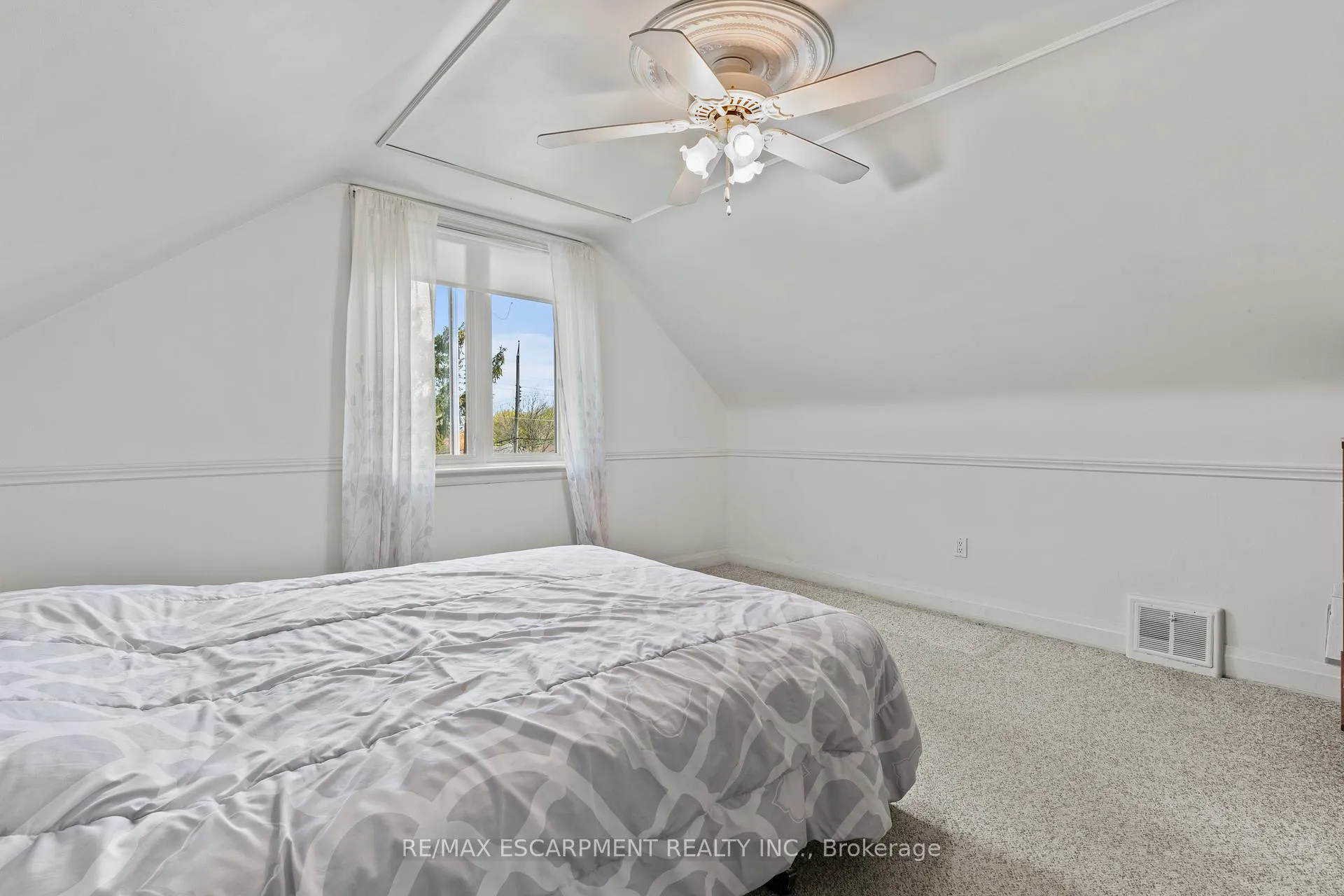 Photo 25 of 22 Dundonald Avenue, Hamilton, Rosedale — HOMEH