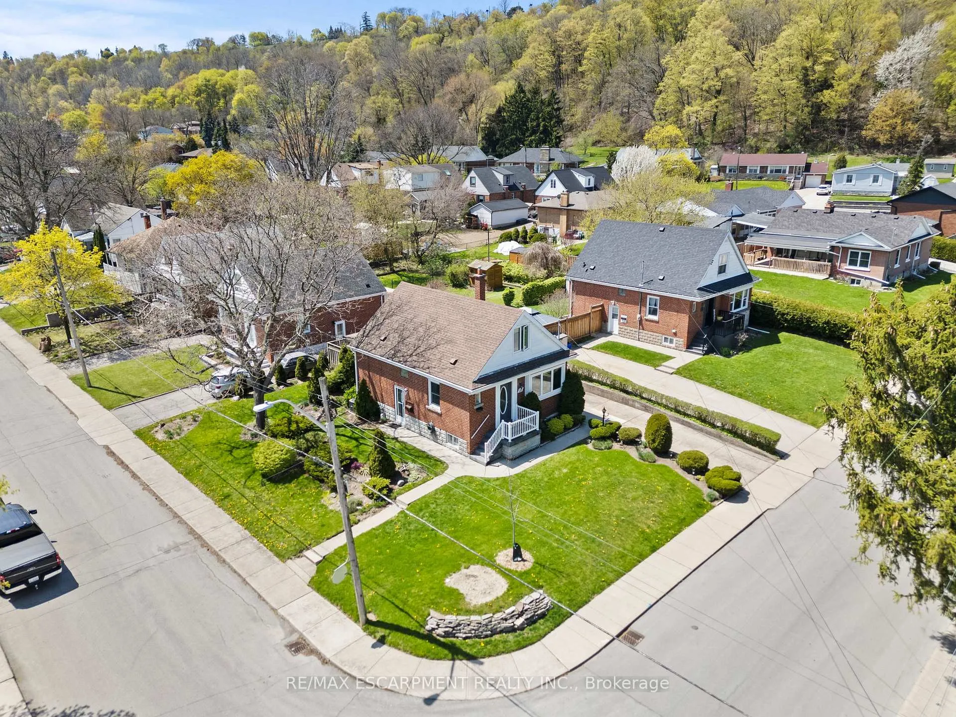 Photo 45 of 22 Dundonald Avenue, Hamilton, Rosedale — HOMEH