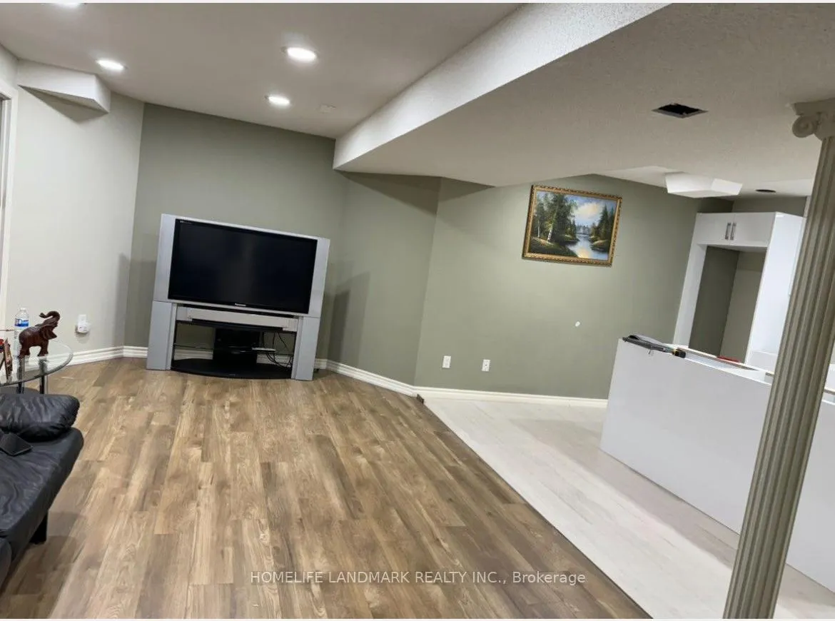 Photo 4 of Unit Bsmt, 238 Highglen Avenue, Markham, Milliken Mills East — HOMEH