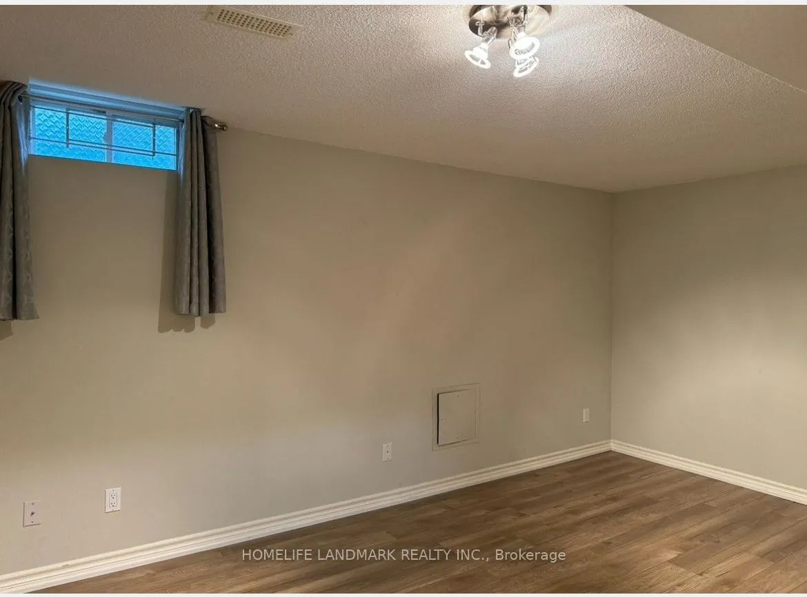 Photo 5 of Unit Bsmt, 238 Highglen Avenue, Markham, Milliken Mills East — HOMEH